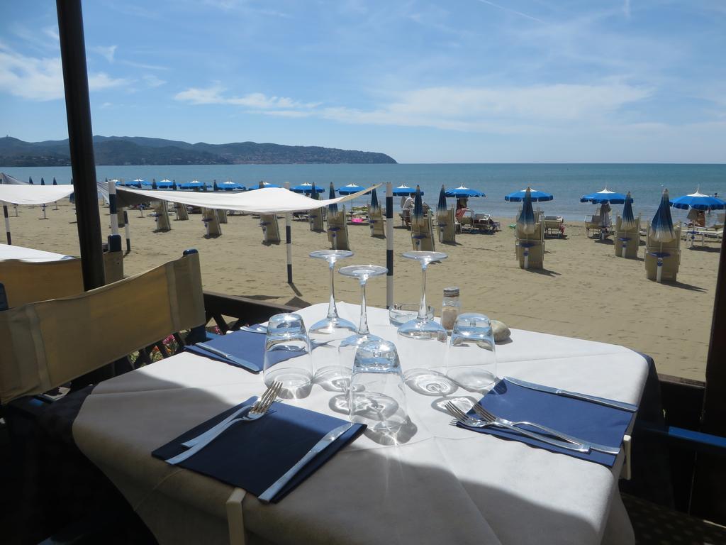 Il Lido Aparthotel Giannella Bagian luar foto